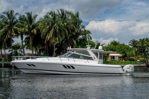 Intrepid 475 Sport Yacht image