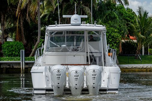 Intrepid 475 Sport Yacht image