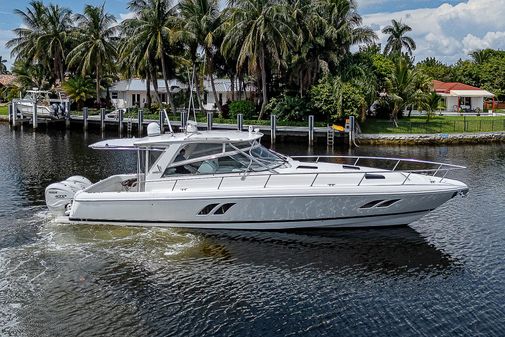 Intrepid 475 Sport Yacht image