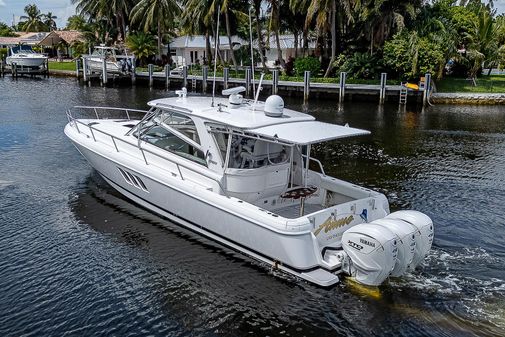 Intrepid 475 Sport Yacht image