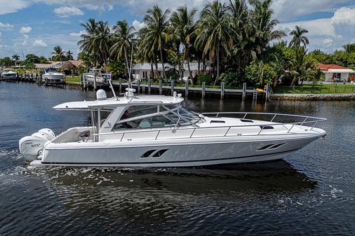 Intrepid 475 Sport Yacht image