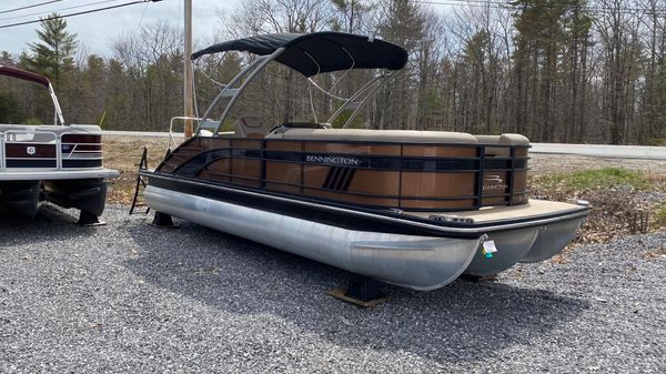 Bennington 23LSB