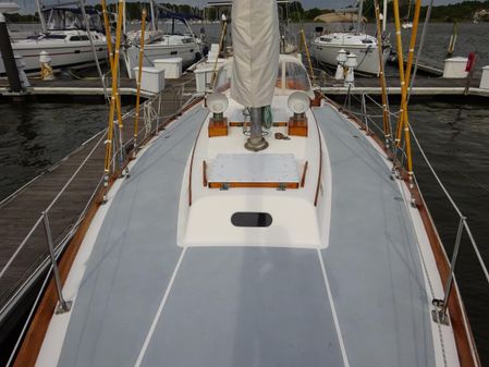 Hinckley Bermuda 40 Custom image