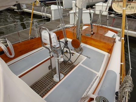 Hinckley Bermuda 40 Custom image