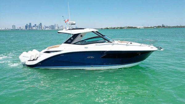 Sea Ray 320 Sundancer 