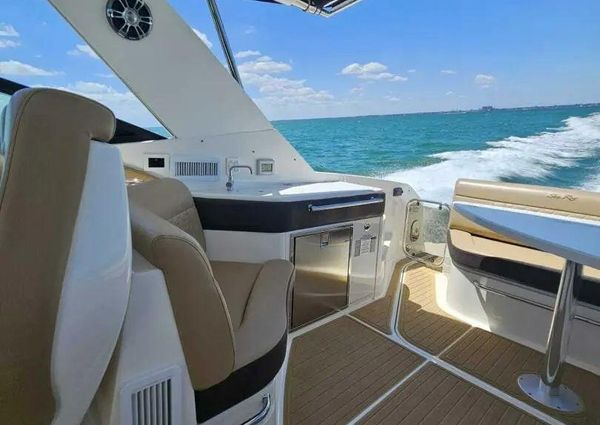 Sea Ray 320 Sundancer image