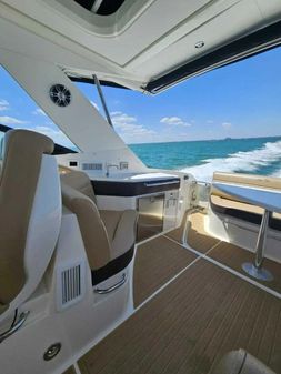 Sea Ray 320 Sundancer image