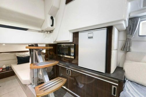 Sea Ray 320 Sundancer image