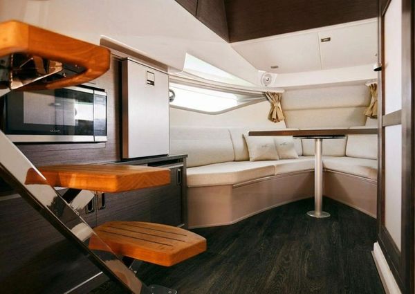 Sea Ray 320 Sundancer image