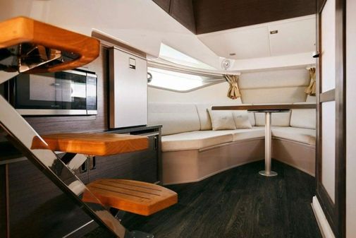 Sea Ray 320 Sundancer image