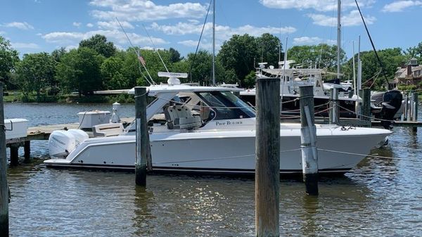 Tiara Yachts 34 LS