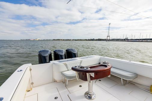 Contender 39 Fisharound image