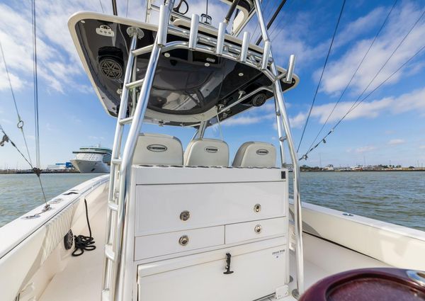 Contender 39 Fisharound image