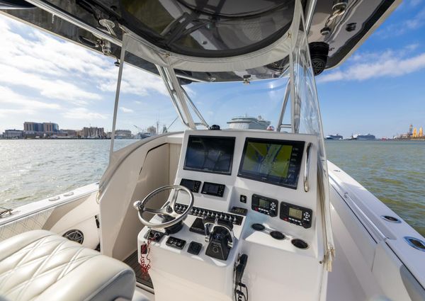 Contender 39 Fisharound image