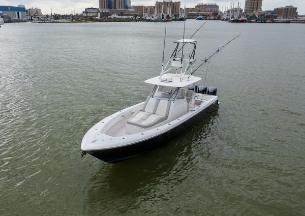 Contender 39 Fisharound image