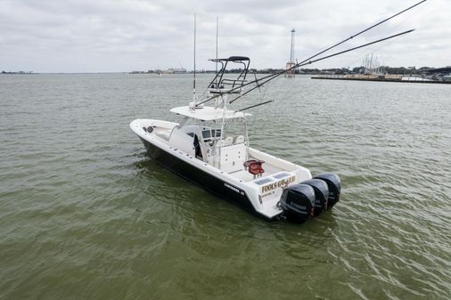 Contender 39 Fisharound image