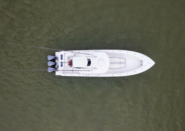 Contender 39 Fisharound image