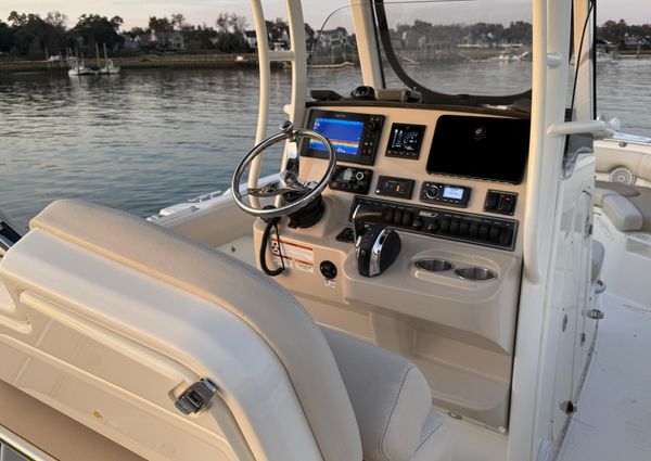 Boston-whaler 230-OUTRAGE image