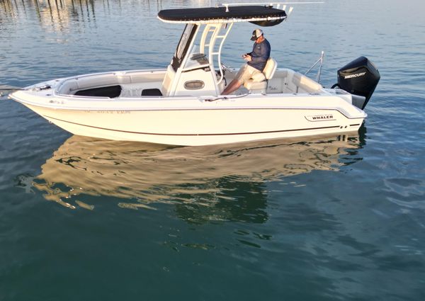 Boston-whaler 230-OUTRAGE image