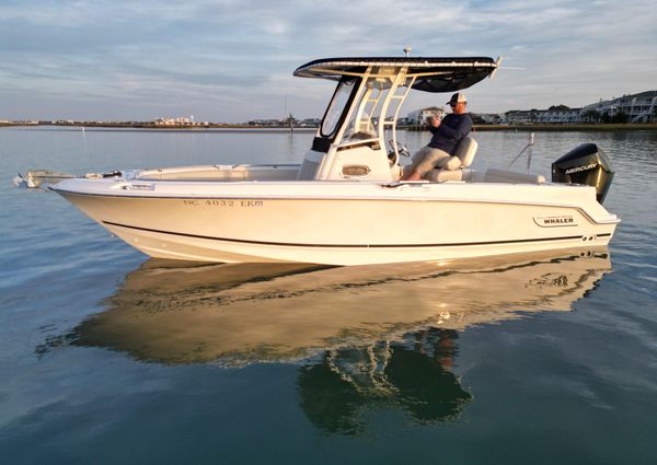 Boston-whaler 230-OUTRAGE image