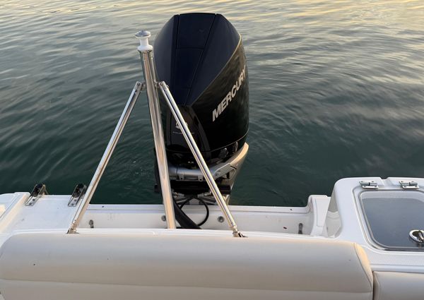 Boston-whaler 230-OUTRAGE image