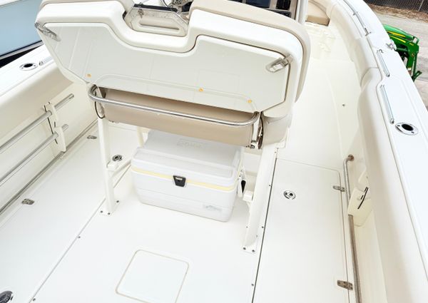 Boston-whaler 230-OUTRAGE image