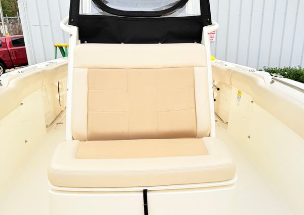 Boston-whaler 230-OUTRAGE image