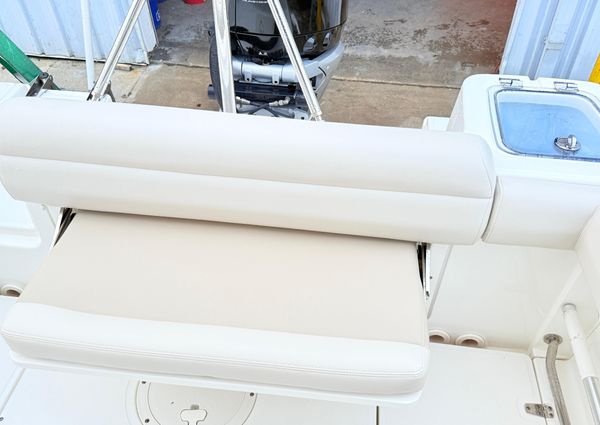 Boston-whaler 230-OUTRAGE image