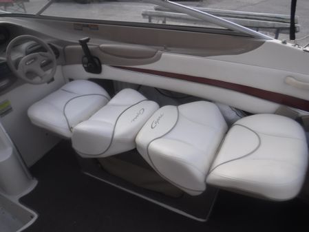 Bayliner 2352 Capri image