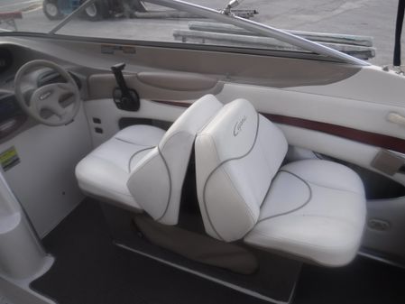 Bayliner 2352 Capri image