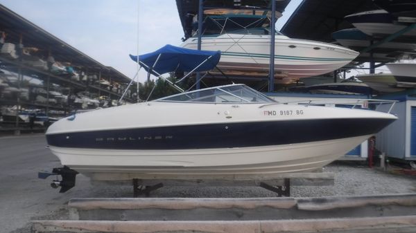 Bayliner 2352 Capri 