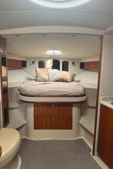 Cruisers Yachts 3870 Express image