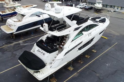 Cruisers Yachts Cantius 60 Fly image