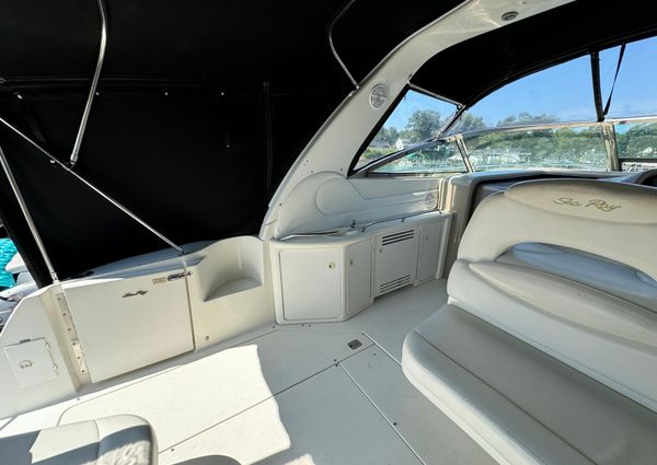 Sea Ray 380 Sundancer image