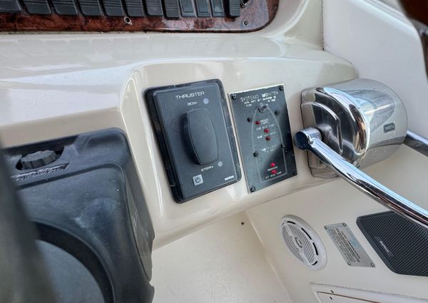 Sea Ray 380 Sundancer image