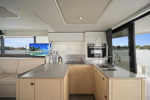 Fountaine Pajot MY6 image