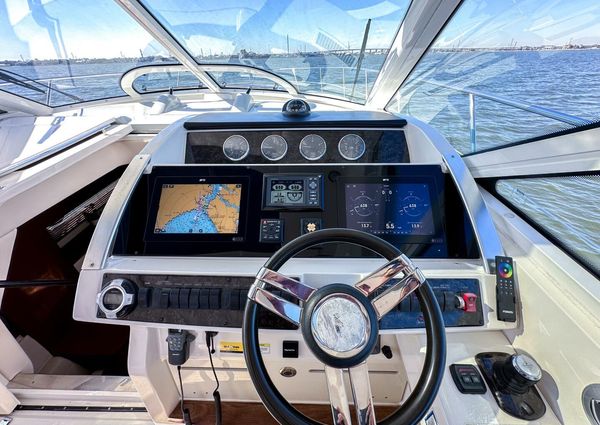 Sea Ray 450 Sundancer image