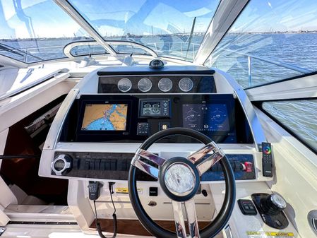 Sea Ray 450 Sundancer image