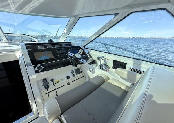 Sea Ray 450 Sundancer image