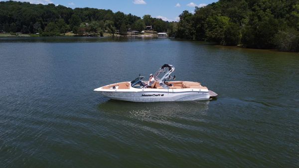 MasterCraft XT25 image