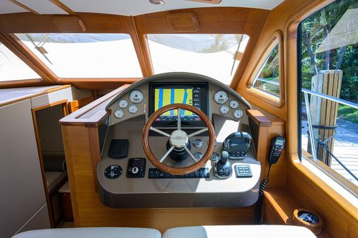Palm Beach Motor Yachts PB42 image