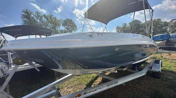 Hurricane SunDeck Sport 185 OB
