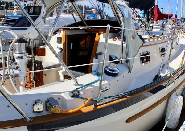 Pacific Seacraft Crealock 34 image