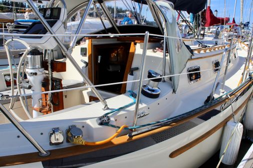 Pacific Seacraft Crealock 34 image