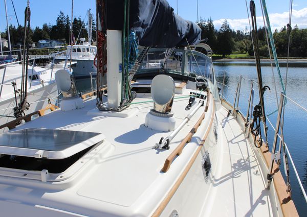 Pacific Seacraft Crealock 34 image