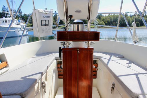 Pacific Seacraft Crealock 34 image