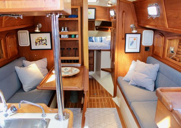 Pacific Seacraft Crealock 34 image