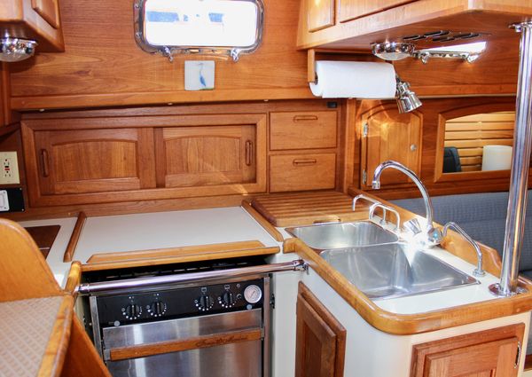 Pacific Seacraft Crealock 34 image