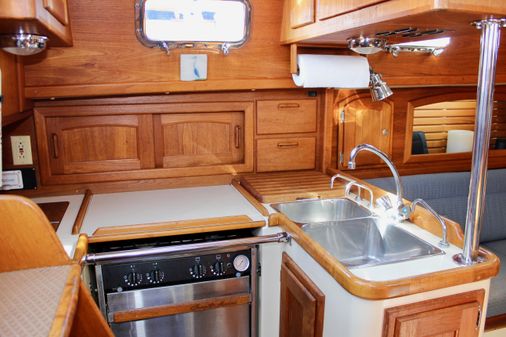 Pacific Seacraft Crealock 34 image