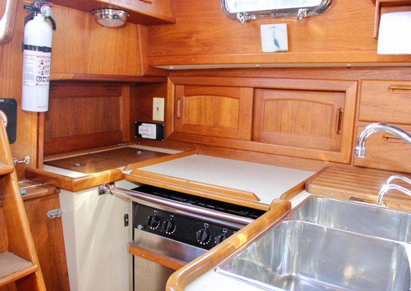 Pacific Seacraft Crealock 34 image